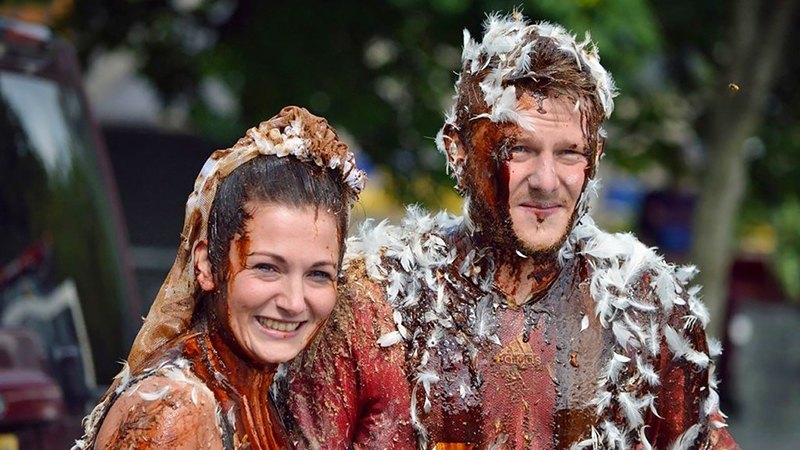 TOP 10 svatebních rituálů z celého světa. Slušnej bizár! TOP 10 svatebních rituálů z celého světa. Slušnej bizár!